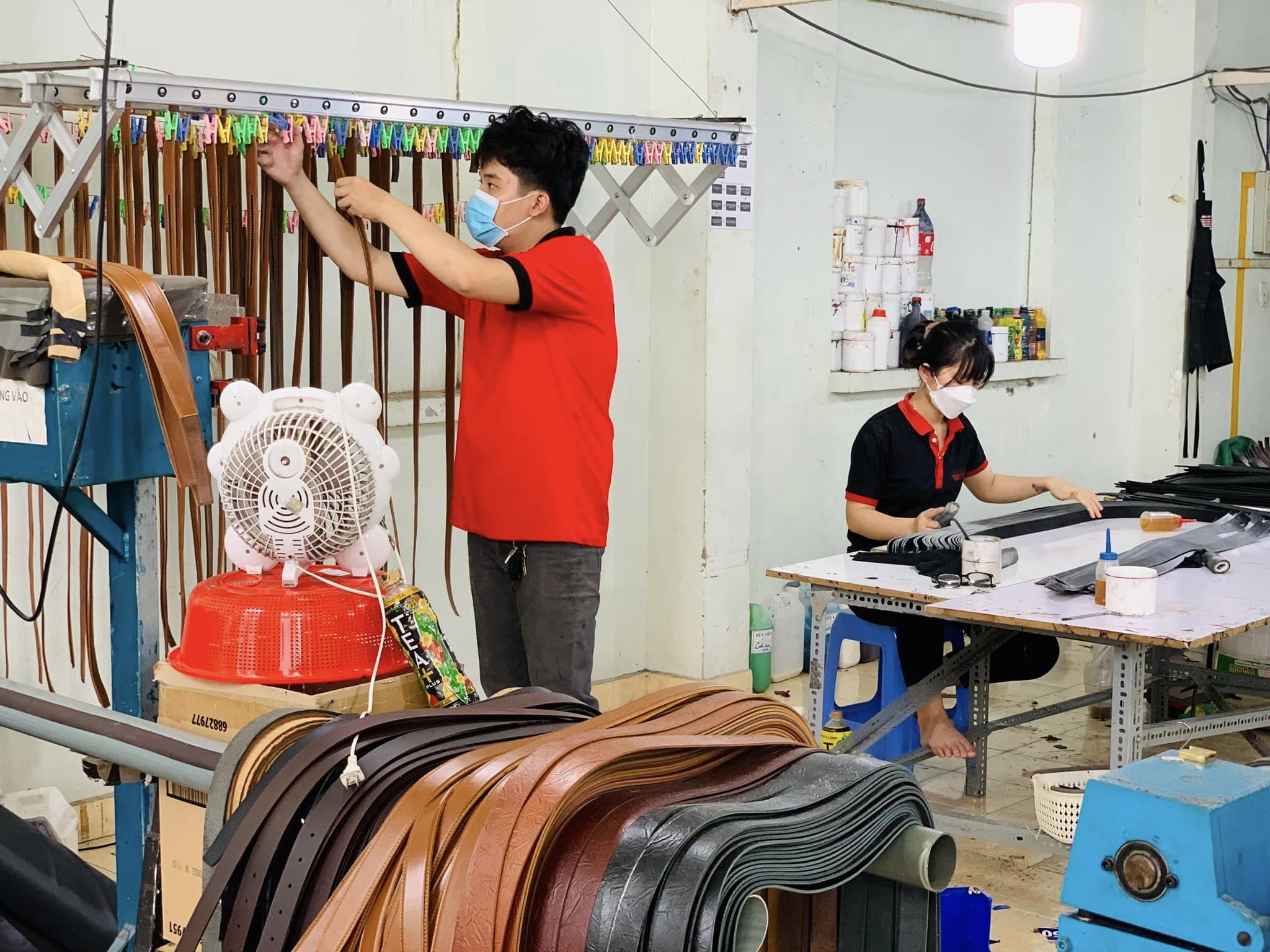 xưởng sản xuất dây lưng da thật trên toàn quốc